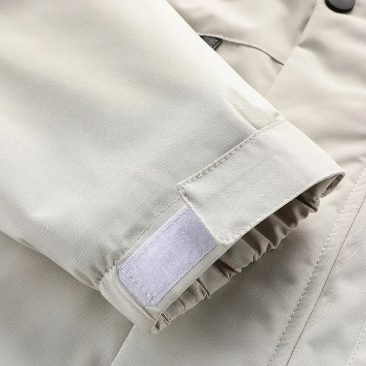 Berenike – Ultra Comfortable Windproof and Waterproof Outdoor Jacket for Ultimate Protection